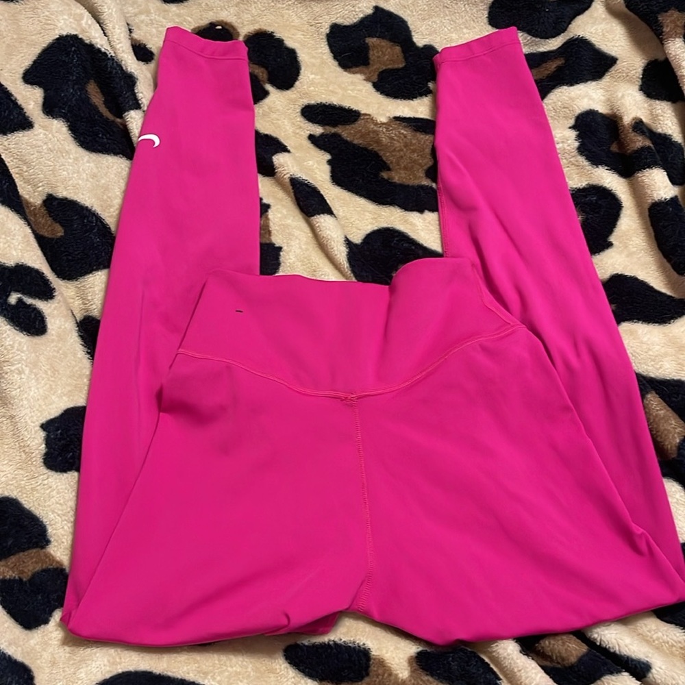women’s nike hot pink leggings